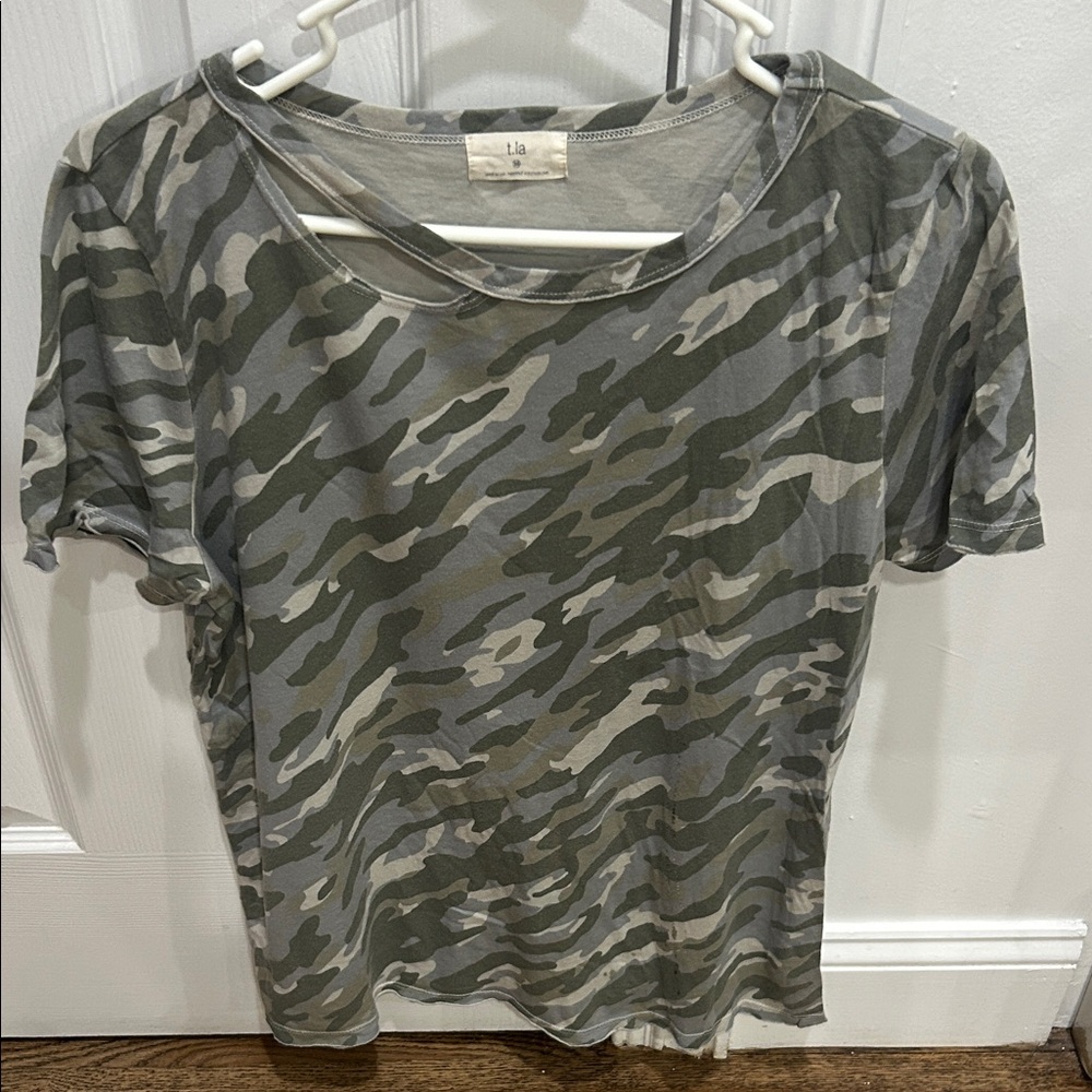 Anthropologie Camo Print Women's Tee. Size Medium